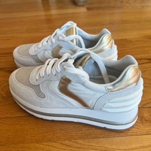 Women's Voile Blanche |  Marian Power | White Gold, size 38, Brand new.